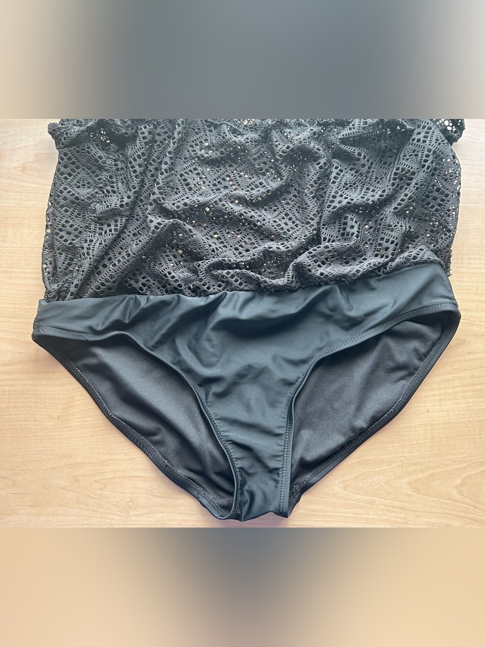 Women’s Halter Swim Tank and eyelet skirt bottom in black L - Picture 8 of 11